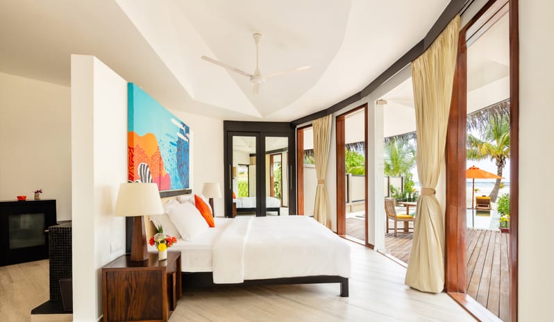 Angsana Velavaru Beachfront Infinity Pool Villa Interior_001